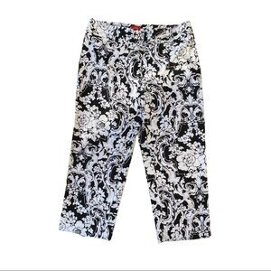 𝅺OSCAR DE LA RENTA Black and White Floral Print Capri Pants Size 12